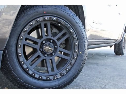 Used 2020 RAM 1500 Limited image 29