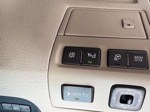 Used 2012 Lexus LS 460 image 47