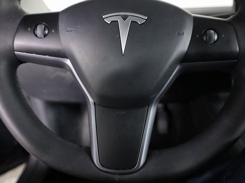 Used 2023 Tesla Model 3 Standard Range image 28