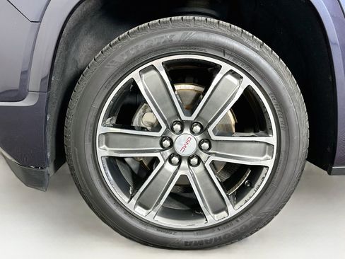 Used 2019 GMC Acadia Denali w/ Technology Package AWD/4WD image 11
