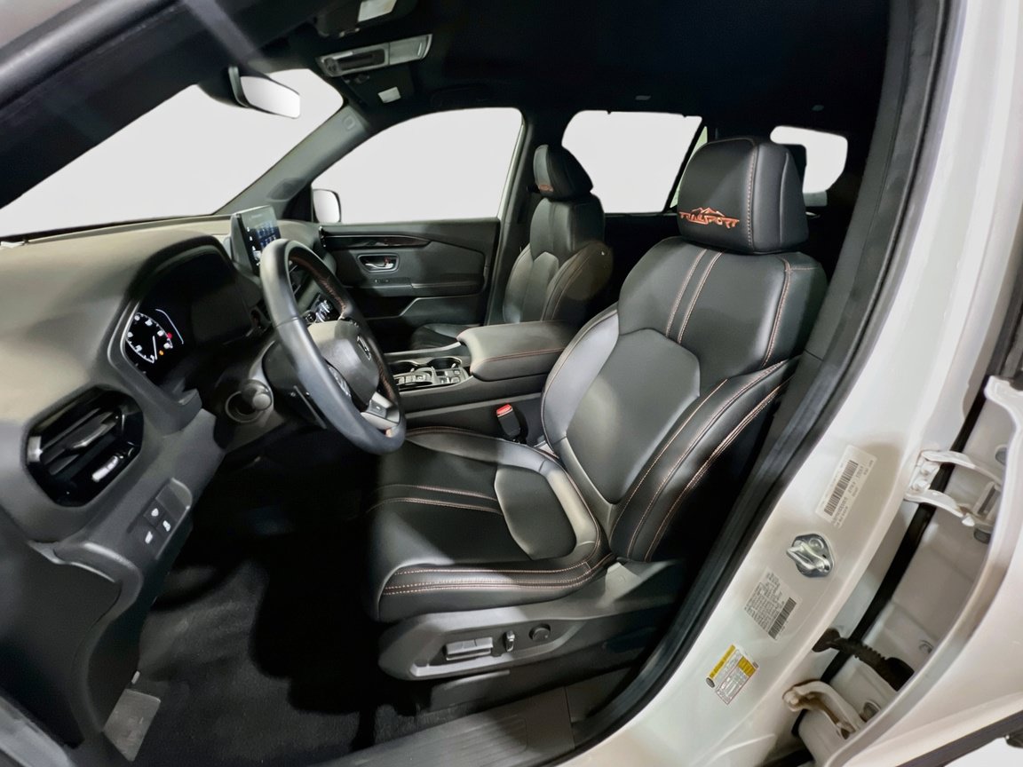 Used 2025 Honda Pilot TrailSport image 15