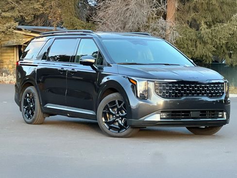 New 2025 Kia Carnival SX image 2