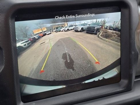 Used 2020 Jeep Wrangler Unlimited Sahara image 8