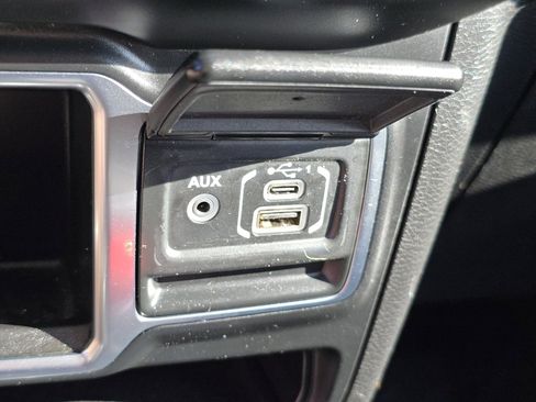 Used 2021 Jeep Wrangler Unlimited Sport image 9