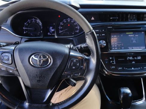 Used 2018 Toyota Avalon XLE image 11