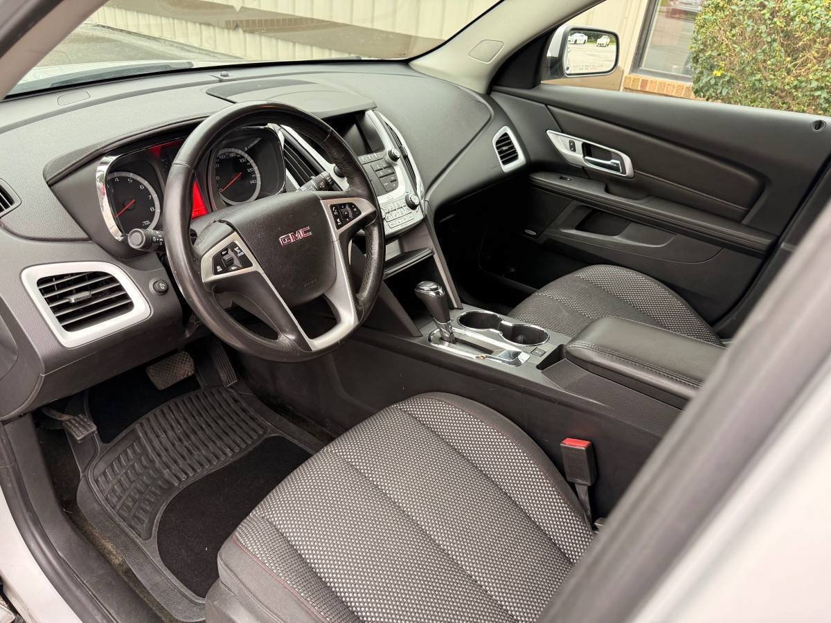 Used 2017 GMC Terrain SLE w/ Convenience Package FWD image 9