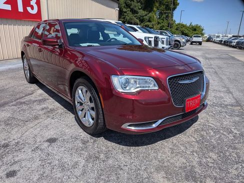 Used 2020 Chrysler 300 Touring AWD/4WD image 6