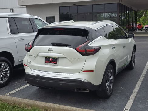 Used 2023 Nissan Murano Platinum w/ Cargo Package FWD image 2