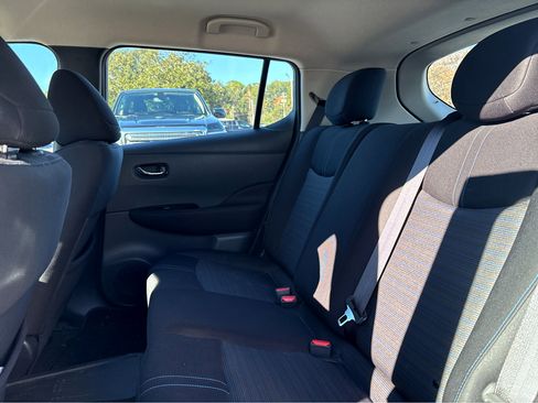 Used 2019 Nissan Leaf SV w/ SV Technology Package image 20