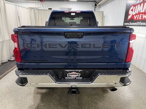 Used 2022 Chevrolet Silverado 2500 LT w/ Convenience Package AWD/4WD image 5