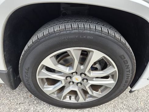 Used 2020 Chevrolet Traverse Premier FWD image 10