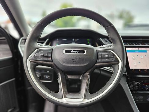 Used 2022 Jeep Grand Cherokee Limited 4xe image 23