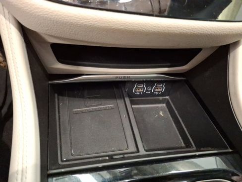 Used 2022 Chrysler Pacifica Limited image 27