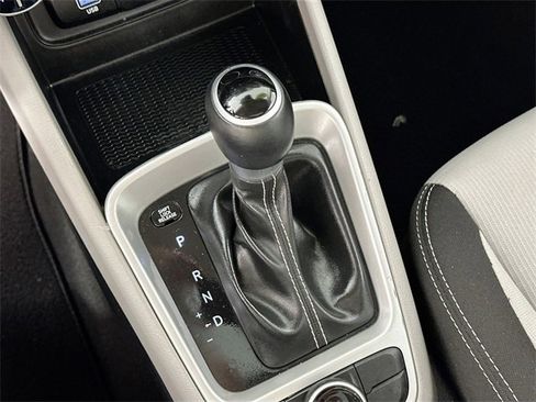 Used 2023 Hyundai Venue SEL image 16