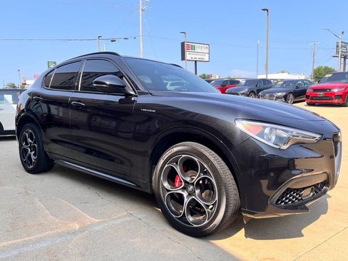 Used 2023 Alfa Romeo Stelvio Veloce AWD/4WD image 6