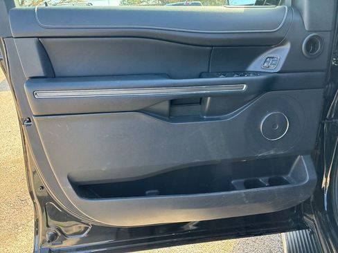 Used 2023 Ford Expedition XLT image 13