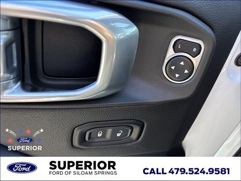 Used 2022 Jeep Gladiator Rubicon w/ LED Lighting Group AWD/4WD image 21