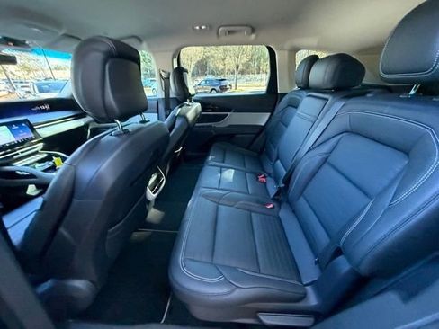 Used 2024 Lincoln Nautilus Reserve image 15