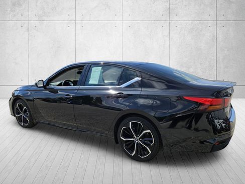 Used 2023 Nissan Altima 2.5 SR w/ SR Premium Package FWD image 5