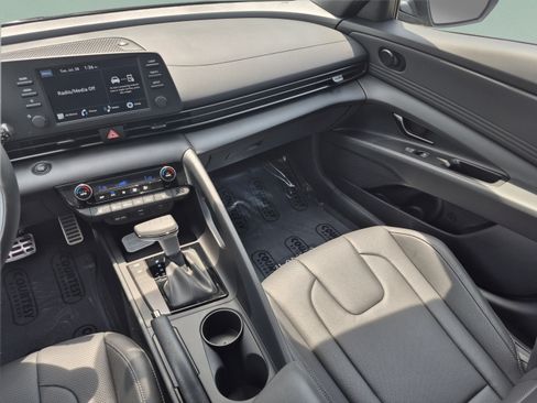 New 2026 Hyundai Elantra SEL Sport FWD image 12