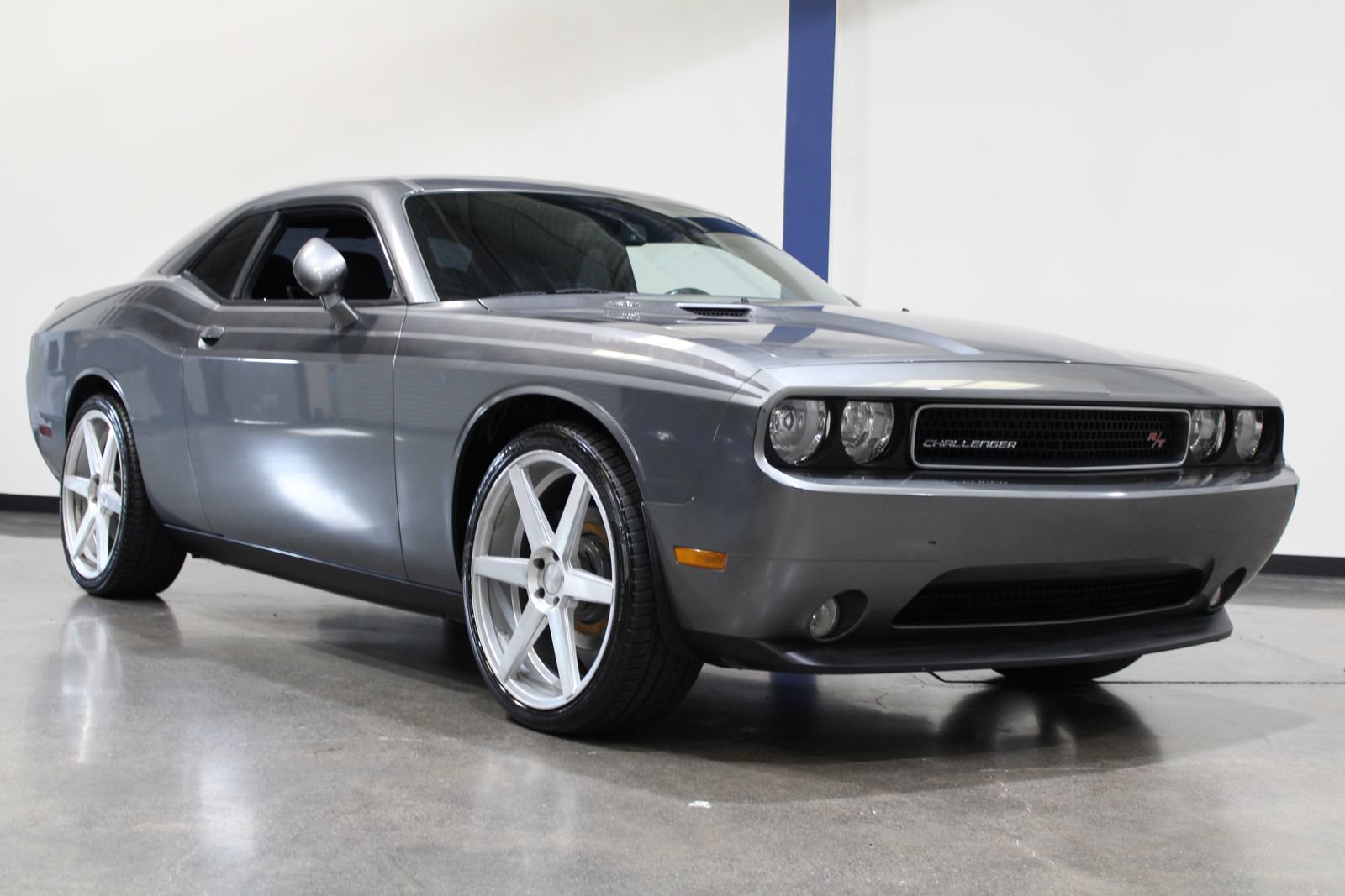 Used 2011 Dodge Challenger R/T RWD image 3