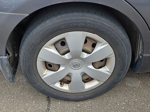Used 2009 Toyota Camry LE FWD image 4