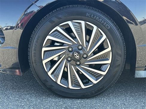 Used 2025 Hyundai Sonata Limited image 43