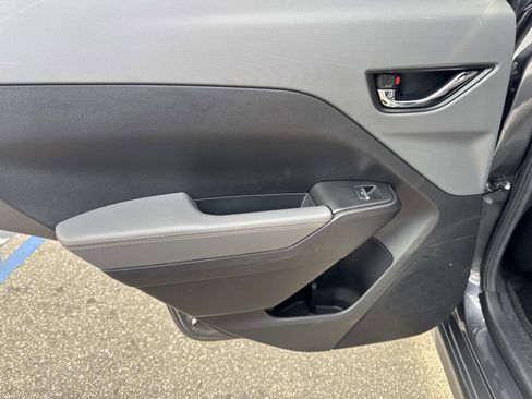 Used 2024 Subaru Crosstrek 2.5i Limited w/ Crosstrek Mirror Package AWD/4WD image 10