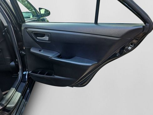 Used 2017 Toyota Camry SE FWD image 35