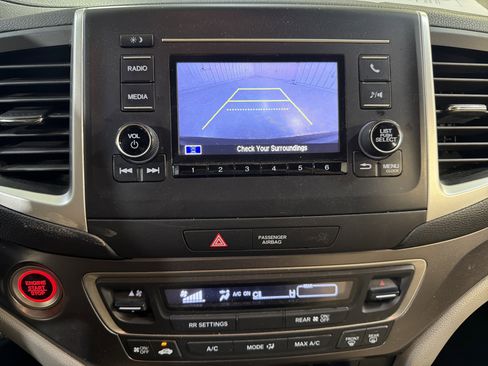 Used 2020 Honda Pilot LX image 18