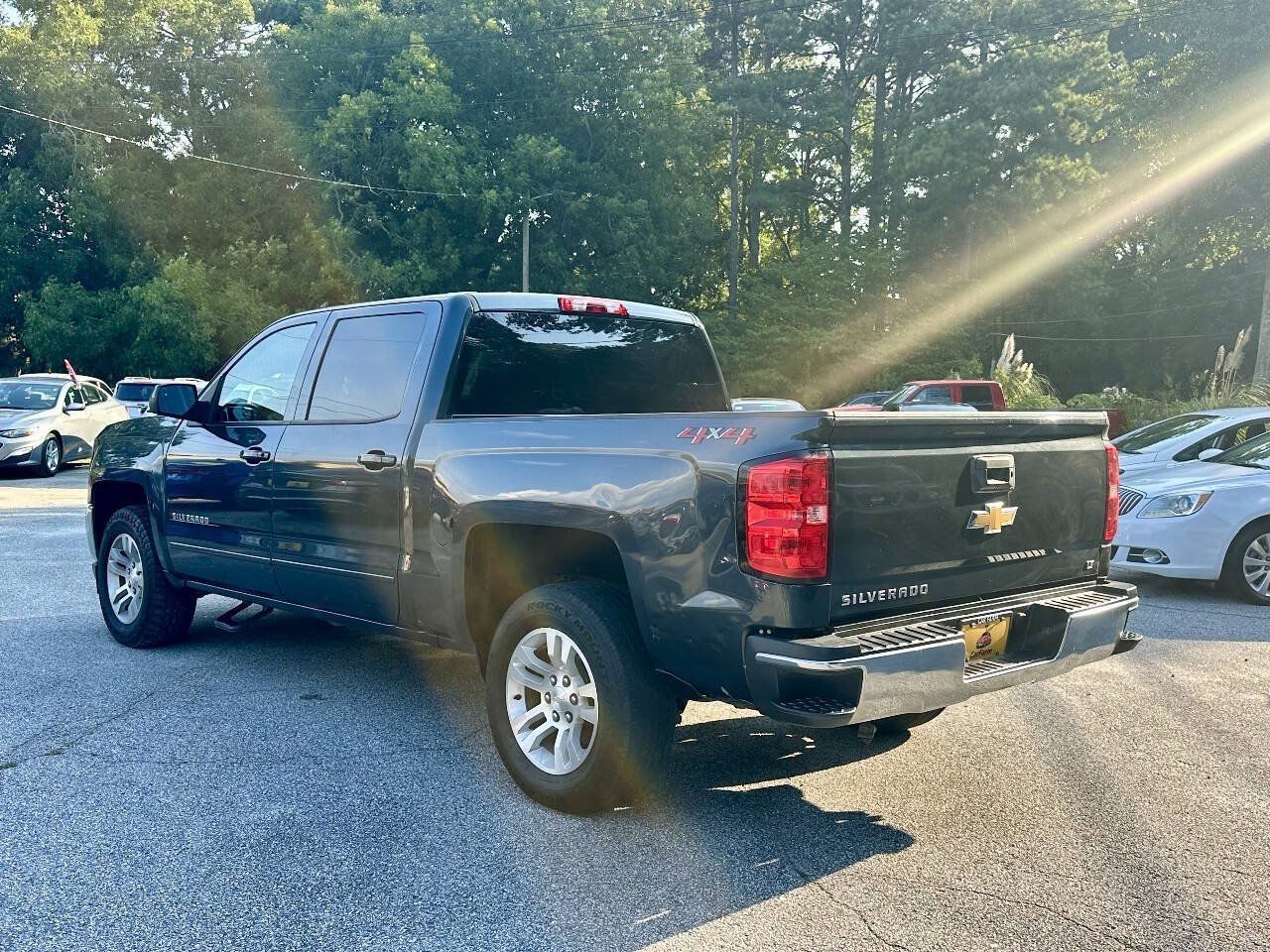 Used 2018 Chevrolet Silverado 1500 LT w/ All Star Edition AWD/4WD image 5