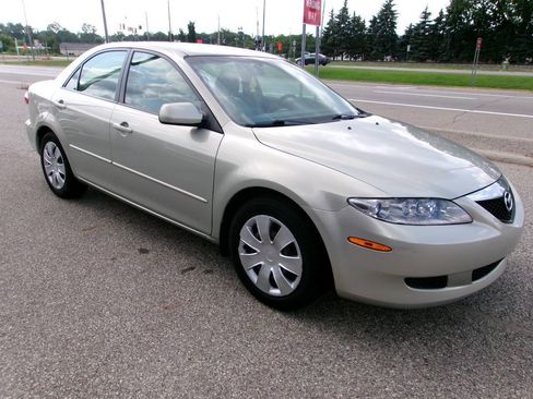 Used 2005 MAZDA MAZDA6 i FWD image 2