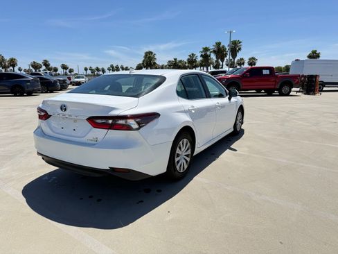 Used 2021 Toyota Camry LE FWD image 3