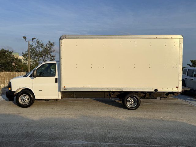 Used 2018 GMC Savana 3500 Extended w/ Power Convenience Package RWD image 9