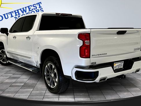 Used 2024 Chevrolet Silverado 1500 High Country AWD/4WD image 5