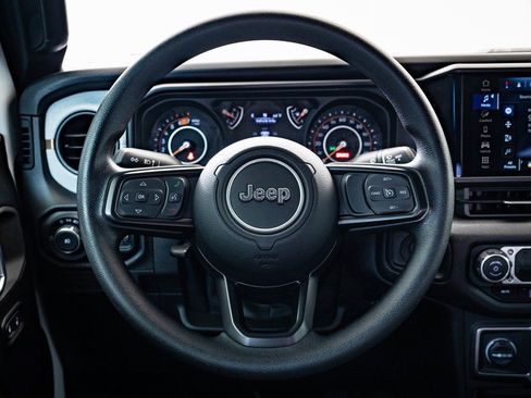 Used 2025 Jeep Wrangler Sport image 38