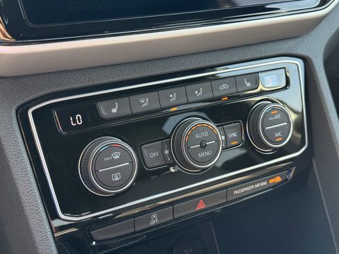 Used 2022 Volkswagen Atlas Cross Sport SE image 5