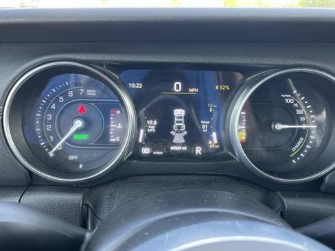 Used 2021 Jeep Wrangler Unlimited Sahara w/ Cold Weather Group AWD/4WD image 36