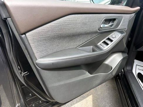 Certified 2022 Nissan Rogue SV AWD/4WD image 8