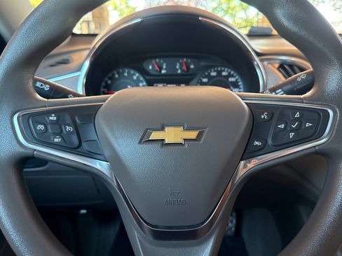 Used 2017 Chevrolet Malibu LT FWD image 22