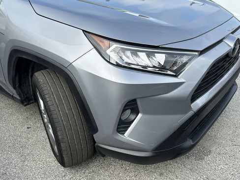 Used 2020 Toyota RAV4 XLE Premium image 2