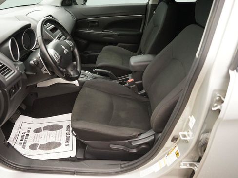 Used 2013 Mitsubishi Outlander Sport ES FWD image 9