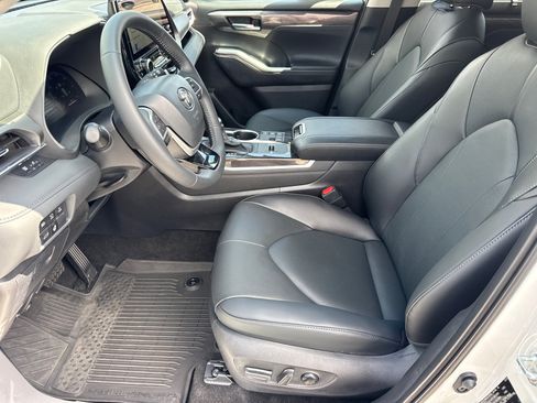 New 2026 Toyota Highlander Limited AWD/4WD image 26