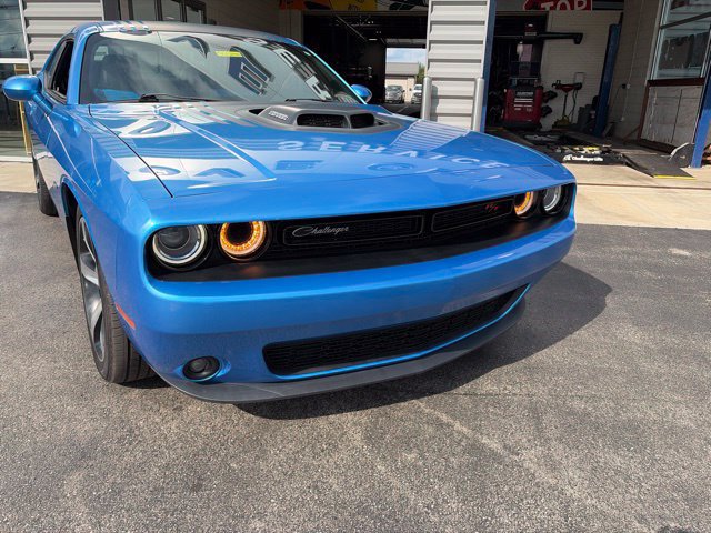 Used 2015 Dodge Challenger R/T RWD image 5