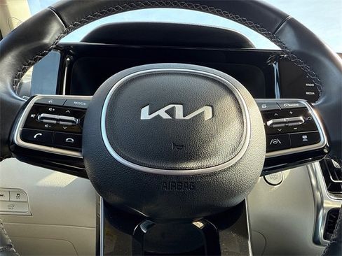 Used 2023 Kia Sorento SX image 30