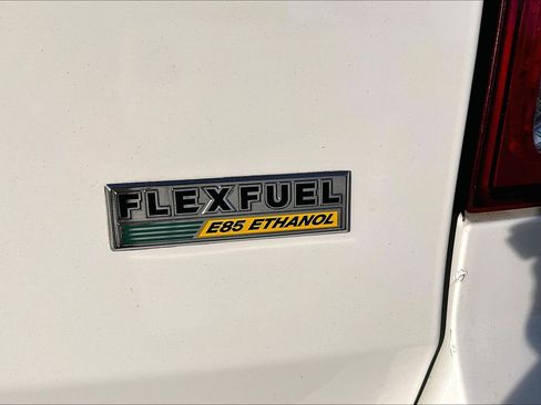 Used 2016 Dodge Grand Caravan SE image 29