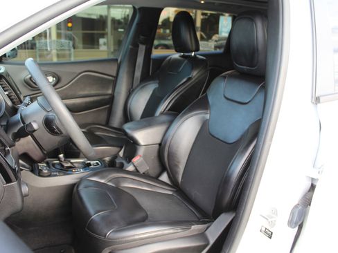 Used 2021 Jeep Cherokee Latitude Plus AWD/4WD image 43
