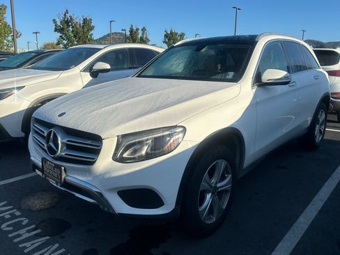 Used 2018 Mercedes-Benz GLC 300 4MATIC image 1