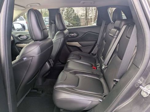 Used 2018 Jeep Cherokee Limited image 15