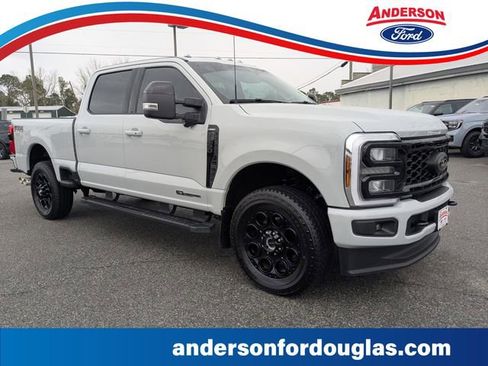 Used 2025 Ford F250 Lariat w/ Black Appearance Package image 1
